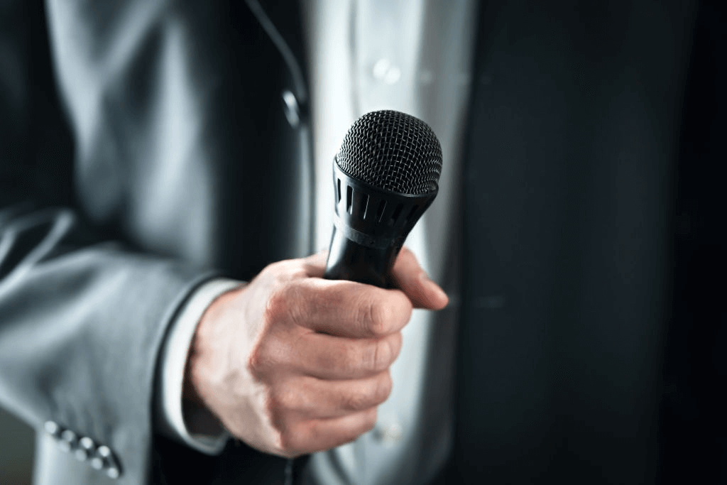 What is a keynote speaker? and how to find the best speaker for your  event! - Ross Dawson